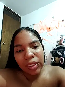 CloeeHills  online show from October 23, 2025, 4:49 pm