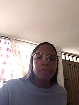 CloeeHills  online show from October 20, 2025, 9:04 pm