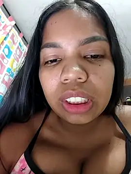 CloeeHills  online show from October 9, 2025, 3:40 am