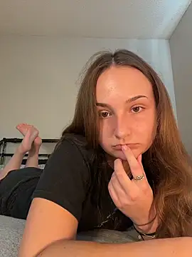 Snapshot of MadilynX777 chatting on October 21, 2025, 10:09 pm MadilynX777 online show from October 21, 2025, 10:09 pm