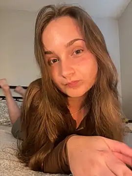 Snapshot of MadilynX777 chatting on October 8, 2025, 10:32 pm MadilynX777 online show from October 8, 2025, 10:32 pm