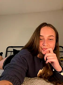 Snapshot of MadilynX777 chatting on October 5, 2025, 1:51 am MadilynX777 online show from October 5, 2025, 1:51 am