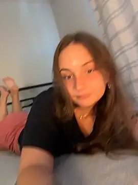 Snapshot of MadilynX777 chatting on October 16, 2025, 9:23 pm MadilynX777 online show from October 16, 2025, 9:23 pm