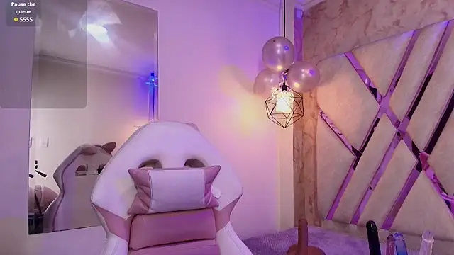 Snapshot of Lilith_curvy chatting on October 17, 2025, 8:10 pm Lilith curvy online show from October 17, 2025, 8:10 pm