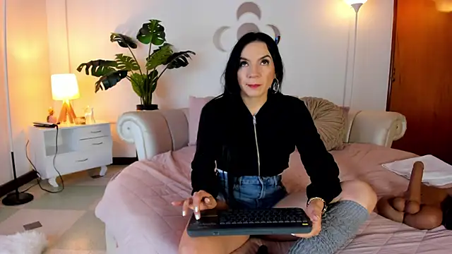 Snapshot of ValeryyWilliams chatting on June 8, 2026, 12:06 pm ValeryyWilliams online show from June 8, 2026, 12:06 pm