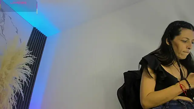 Snapshot of ShaunaDream chatting on March 4, 2026, 4:53 am ShaunaDream online show from March 4, 2026, 4:53 am