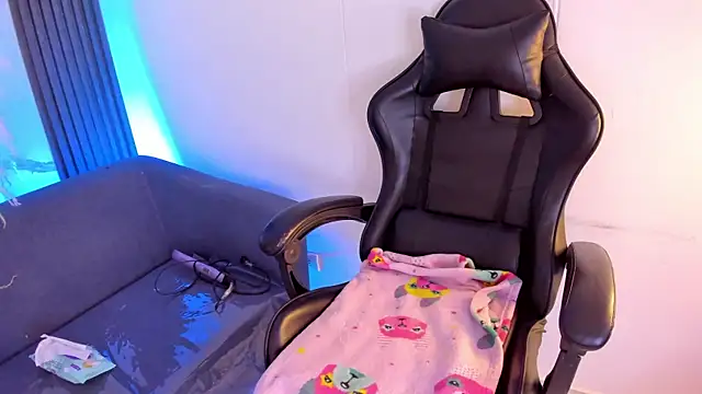 Snapshot of ShaunaDream chatting on February 24, 2026, 5:08 am ShaunaDream online show from February 24, 2026, 5:08 am