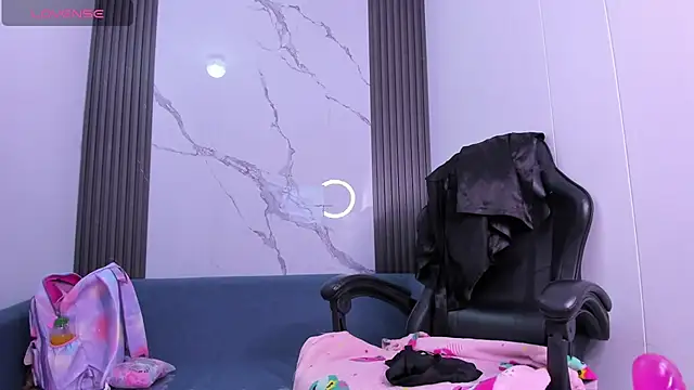 ShaunaDream online show from October 11, 2025, 4:02 am