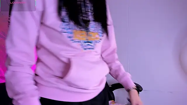 Snapshot of ShaunaDream chatting on February 20, 2026, 4:42 am ShaunaDream online show from February 20, 2026, 4:42 am