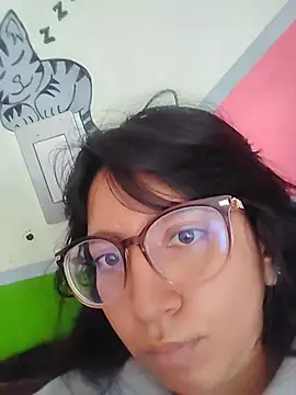 Snapshot of VioletxBloom chatting on February 3, 2026, 4:01 pm VioletxBloom online show from February 3, 2026, 4:01 pm