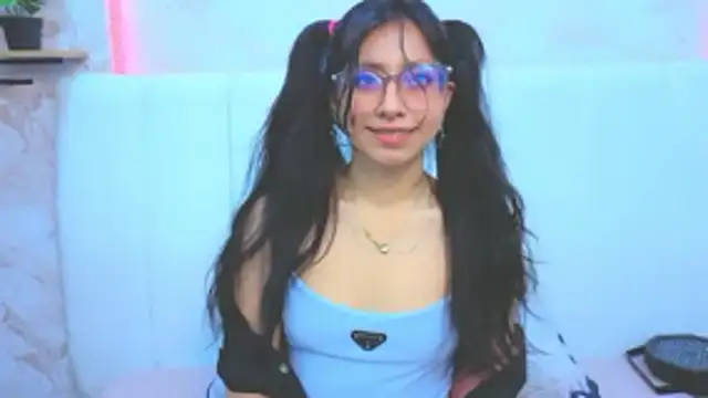 VioletxBloom online show from November 7, 2025, 12:37 am