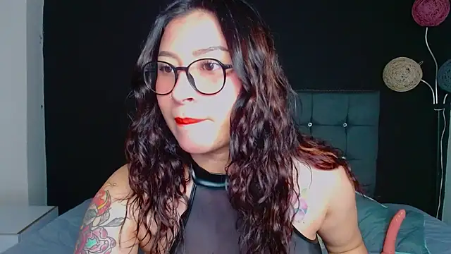 nicolee 8 online show from November 10, 2025, 2:00 pm