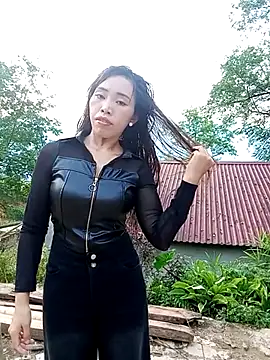 Snapshot of sulove_xx chatting on September 17, 2025, 10:39 am sulove xx online show from September 17, 2025, 10:39 am