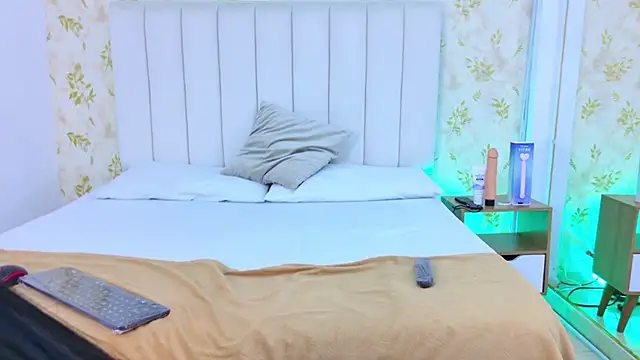 Samanta Isel online show from October 6, 2025, 3:19 am