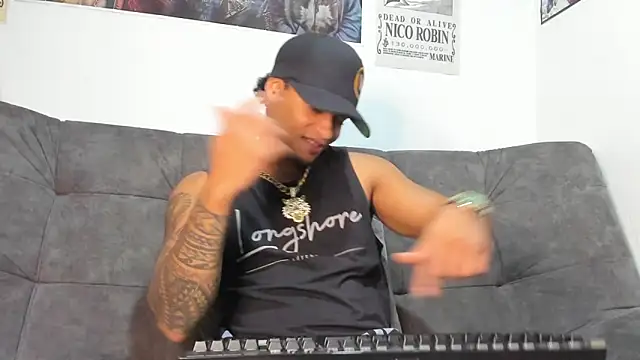  MACCARTHY TAYLOR online show from October 22, 2025, 12:32 am