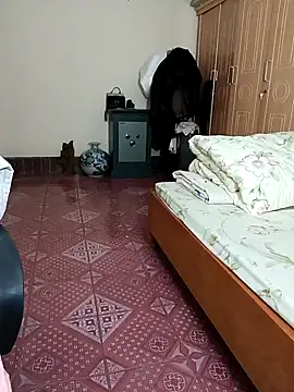 Moona heny online show from November 16, 2025, 12:32 pm