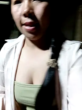 Snapshot of quynhkoolbae chatting on September 27, 2025, 11:27 am quynhkoolbae online show from September 27, 2025, 11:27 am