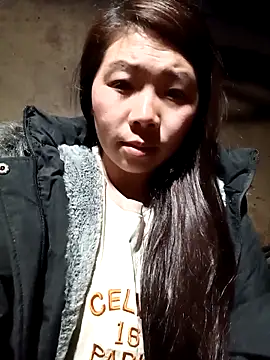 quynhkoolbae online show from December 14, 2025, 10:37 pm