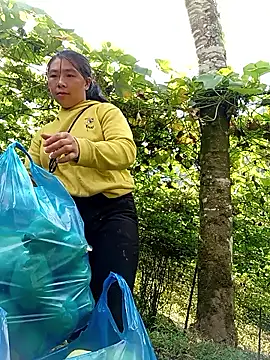 Snapshot of quynhkoolbae chatting on September 21, 2025, 1:00 am quynhkoolbae online show from September 21, 2025, 1:00 am