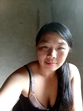 Snapshot of quynhkoolbae chatting on September 23, 2025, 2:18 am quynhkoolbae online show from September 23, 2025, 2:18 am