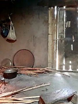 Snapshot of quynhkoolbae chatting on October 30, 2025, 5:17 am quynhkoolbae online show from October 30, 2025, 5:17 am