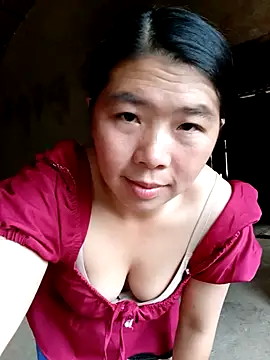 Snapshot of quynhkoolbae chatting on October 14, 2025, 11:47 pm quynhkoolbae online show from October 14, 2025, 11:47 pm