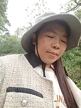 quynhkoolbae online show from April 14, 2026, 1:10 am