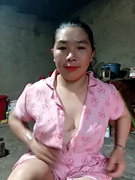 Snapshot of quynhkoolbae chatting on September 29, 2025, 12:50 am quynhkoolbae online show from September 29, 2025, 12:50 am