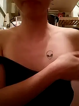 MoonBlueSex online show from November 1, 2025, 5:03 am