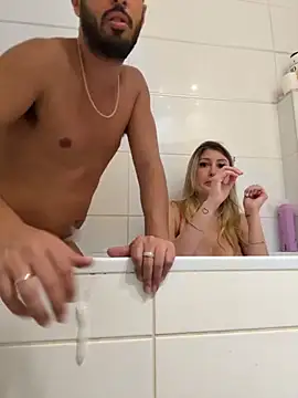 Snapshot of husbandandwifetobe chatting on November 22, 2025, 3:49 am husbandandwifetobe online show from November 22, 2025, 3:49 am