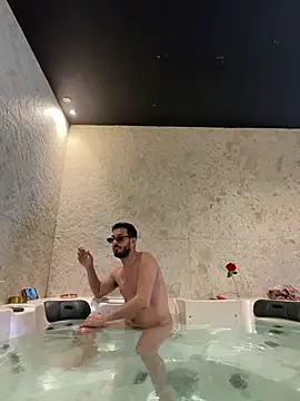 Snapshot of husbandandwifetobe chatting on February 21, 2026, 1:02 pm husbandandwifetobe online show from February 21, 2026, 1:02 pm