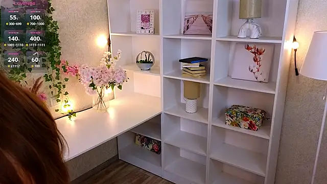 Snapshot of TraciMyntti chatting on October 3, 2025, 1:09 am TraciMyntti online show from October 3, 2025, 1:09 am