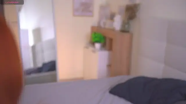 Snapshot of Venelopa chatting on October 9, 2025, 3:23 pm Venelopa online show from October 9, 2025, 3:23 pm