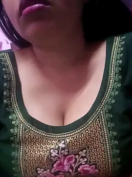 Snapshot of TINASONI chatting on October 3, 2025, 2:40 pm TINASONI online show from October 3, 2025, 2:40 pm