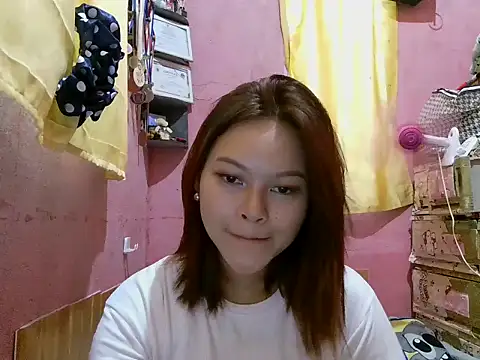 nanagrl online show from August 4, 2026, 3:33 am