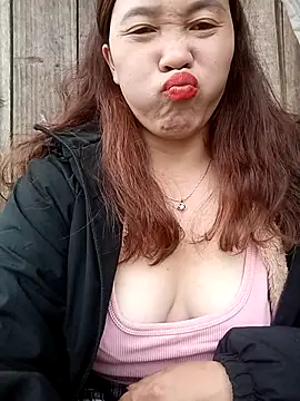 miumiu 00 online show from November 11, 2025, 12:27 am