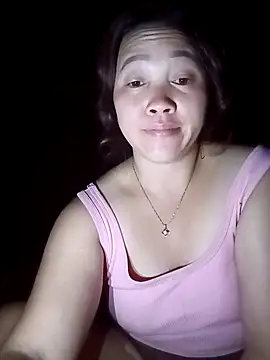 miumiu 00 online show from November 11, 2025, 4:35 pm