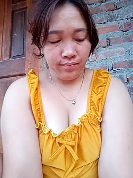 Snapshot of miumiu_00 chatting on September 20, 2025, 1:32 am miumiu 00 online show from September 20, 2025, 1:32 am