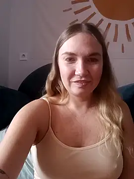 KisaVixen online show from October 1, 2025, 8:52 am