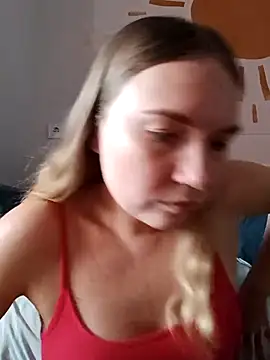 KisaVixen online show from October 7, 2025, 8:15 am