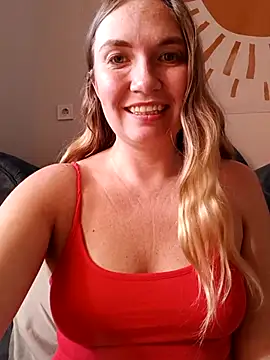 KisaVixen online show from October 16, 2025, 7:16 am