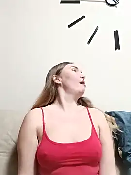 Snapshot of KisaVixen chatting on February 18, 2026, 8:49 pm KisaVixen online show from February 18, 2026, 8:49 pm