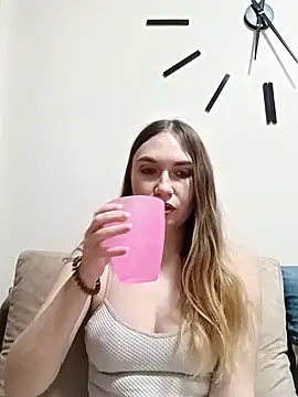 Snapshot of KisaVixen chatting on February 23, 2026, 4:29 pm KisaVixen online show from February 23, 2026, 4:29 pm