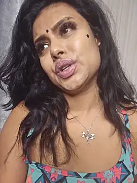 Snapshot of Indian_GlowingMiax chatting on October 29, 2025, 6:18 pm Indian GlowingMiax online show from October 29, 2025, 6:18 pm