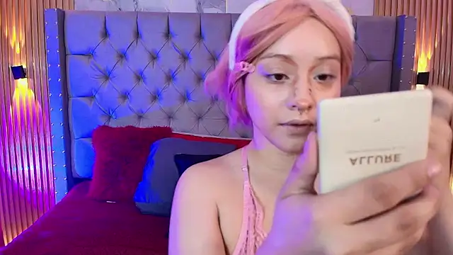 Snapshot of Suxan_White_ chatting on January 17, 2026, 12:42 pm Suxan White online show from January 17, 2026, 12:42 pm