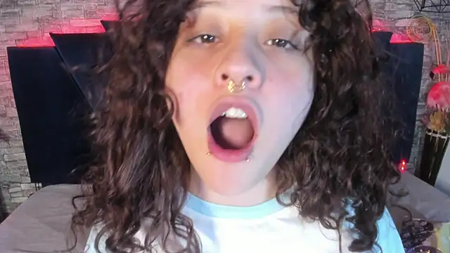 Suxan White  online show from April 12, 2026, 12:19 pm