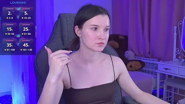 AgataWillis online show from April 7, 2026, 5:04 pm