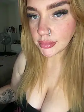 Snapshot of MysteriousMylaX chatting on October 6, 2025, 2:29 pm MysteriousMylaX online show from October 6, 2025, 2:29 pm