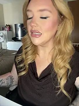 Snapshot of MysteriousMylaX chatting on September 24, 2025, 2:01 pm MysteriousMylaX online show from September 24, 2025, 2:01 pm