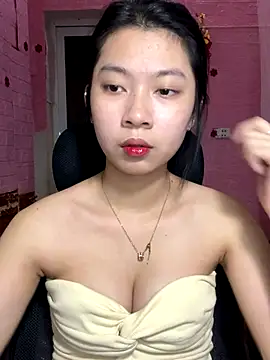 Snapshot of Phthao chatting on October 24, 2025, 1:54 pm Phthao online show from October 24, 2025, 1:54 pm